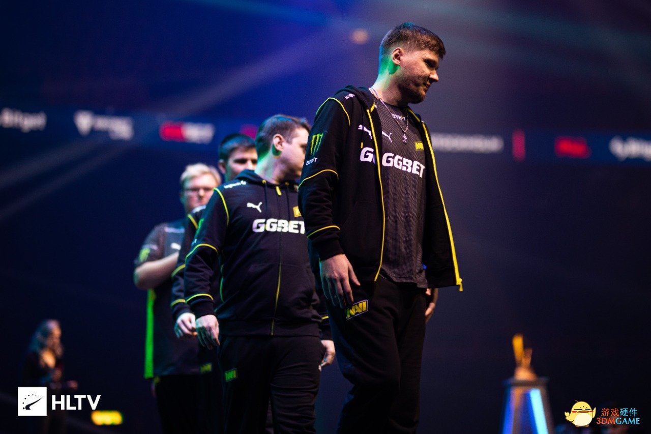 后穿上另一 后穿上另一